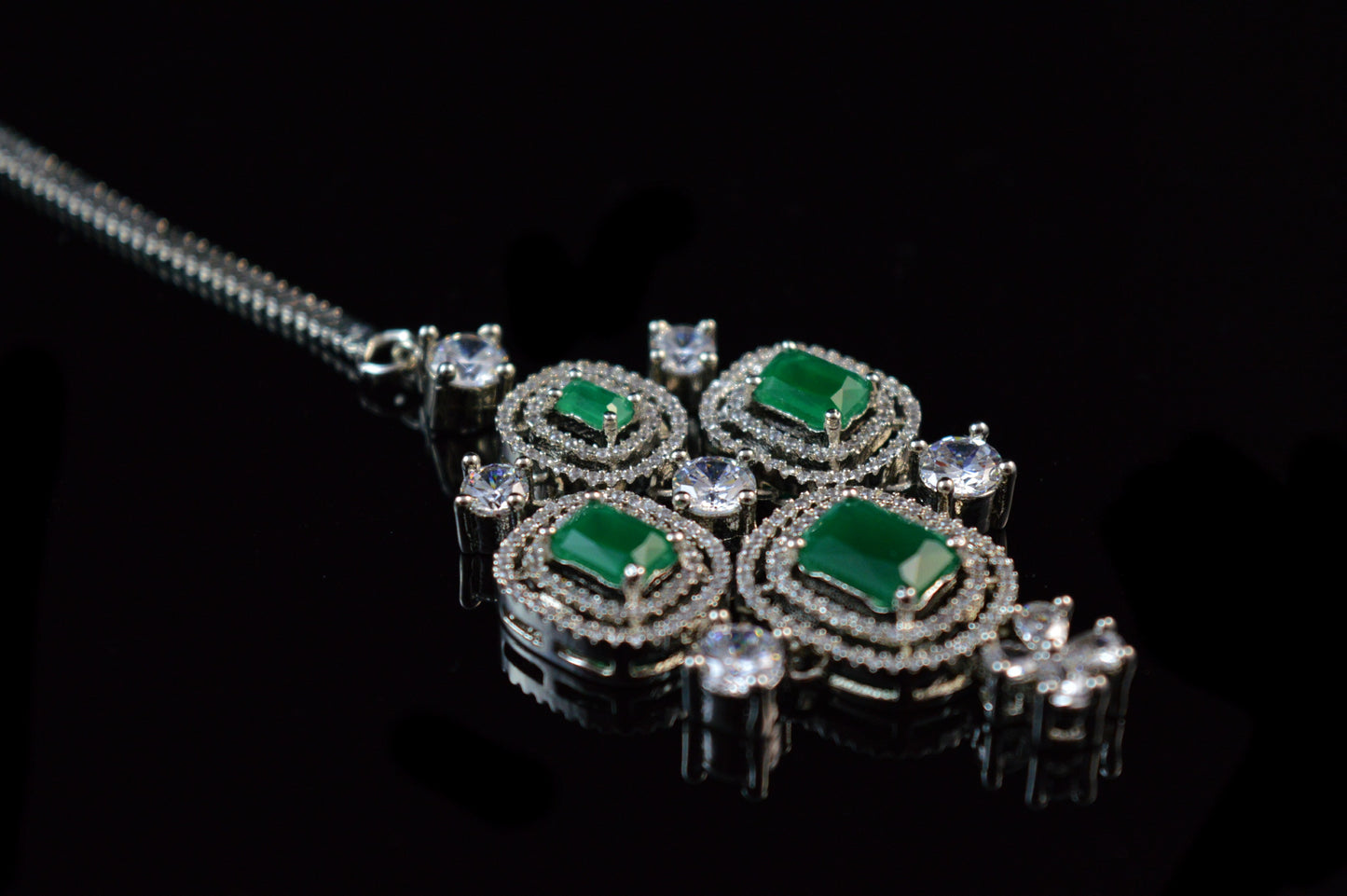 Statement Emerald Tikka