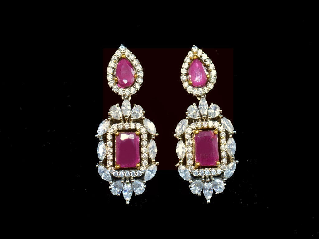 Square brooch earrings in ruby